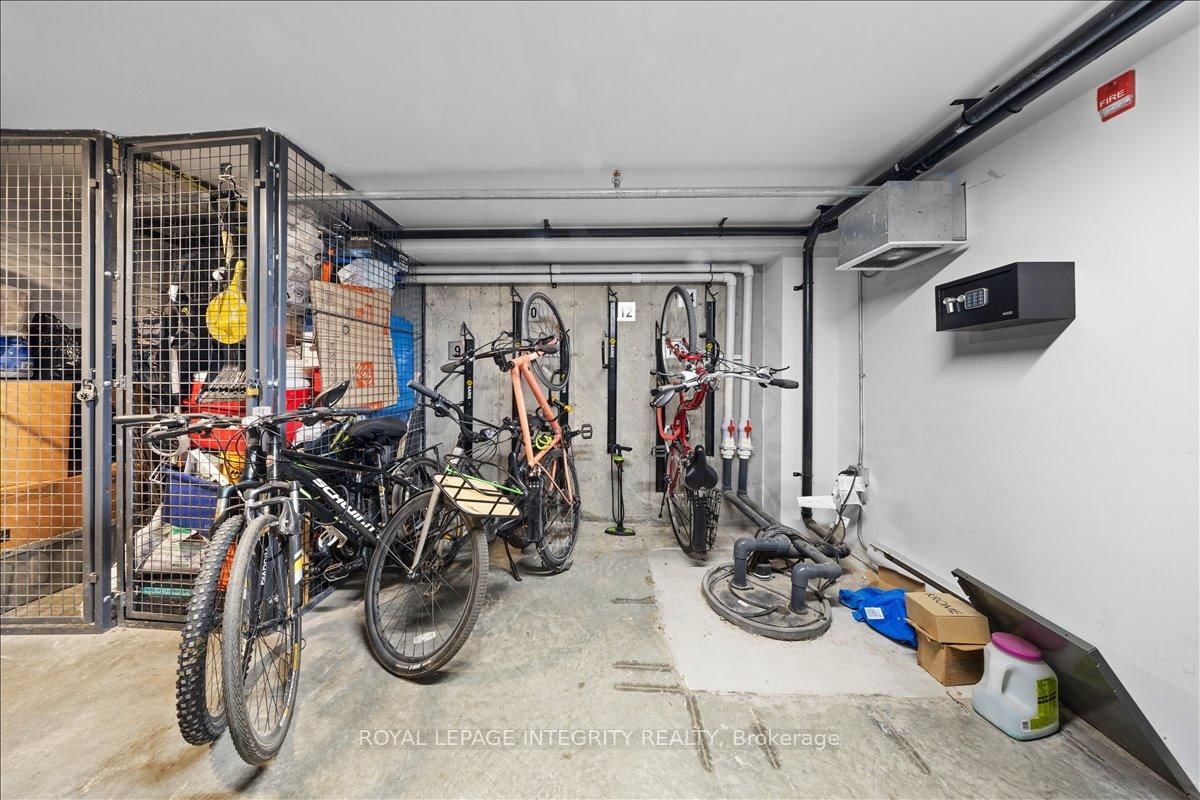 150 Greenfield Avenue, Unit 204 - Photo 26