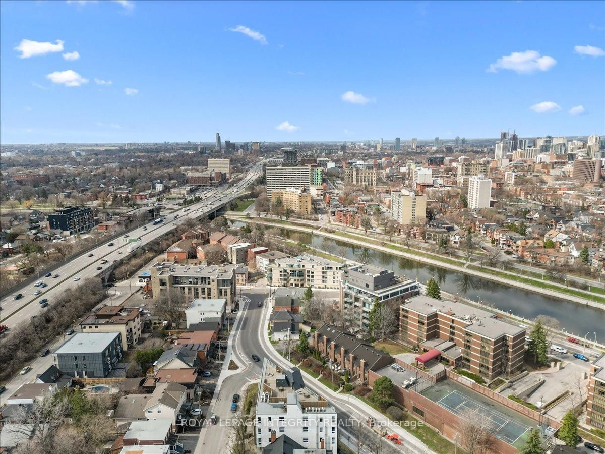 150 Greenfield Avenue, Unit 204 - Photo 3