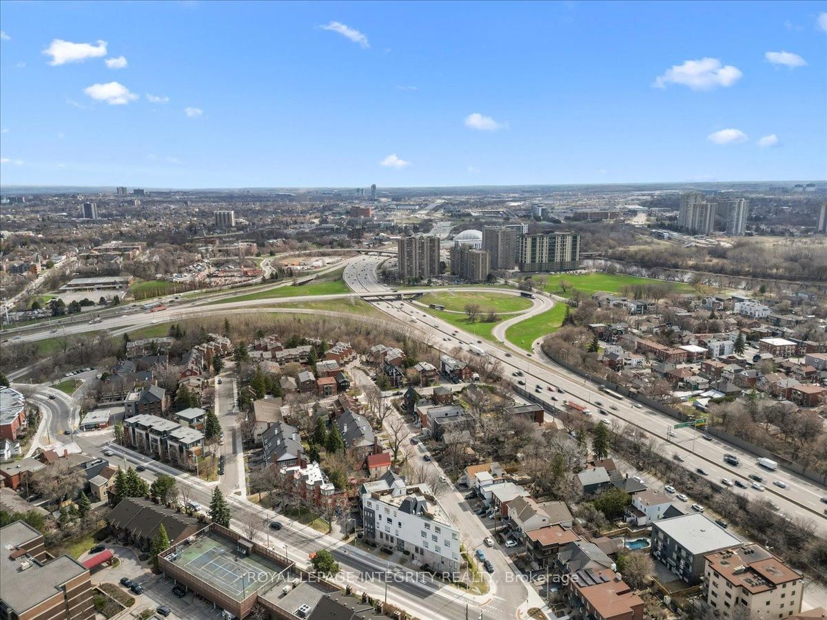 150 Greenfield Avenue, Unit 204 - Photo 33