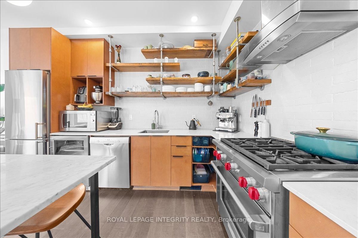 150 Greenfield Avenue, Unit 204 - Photo 5