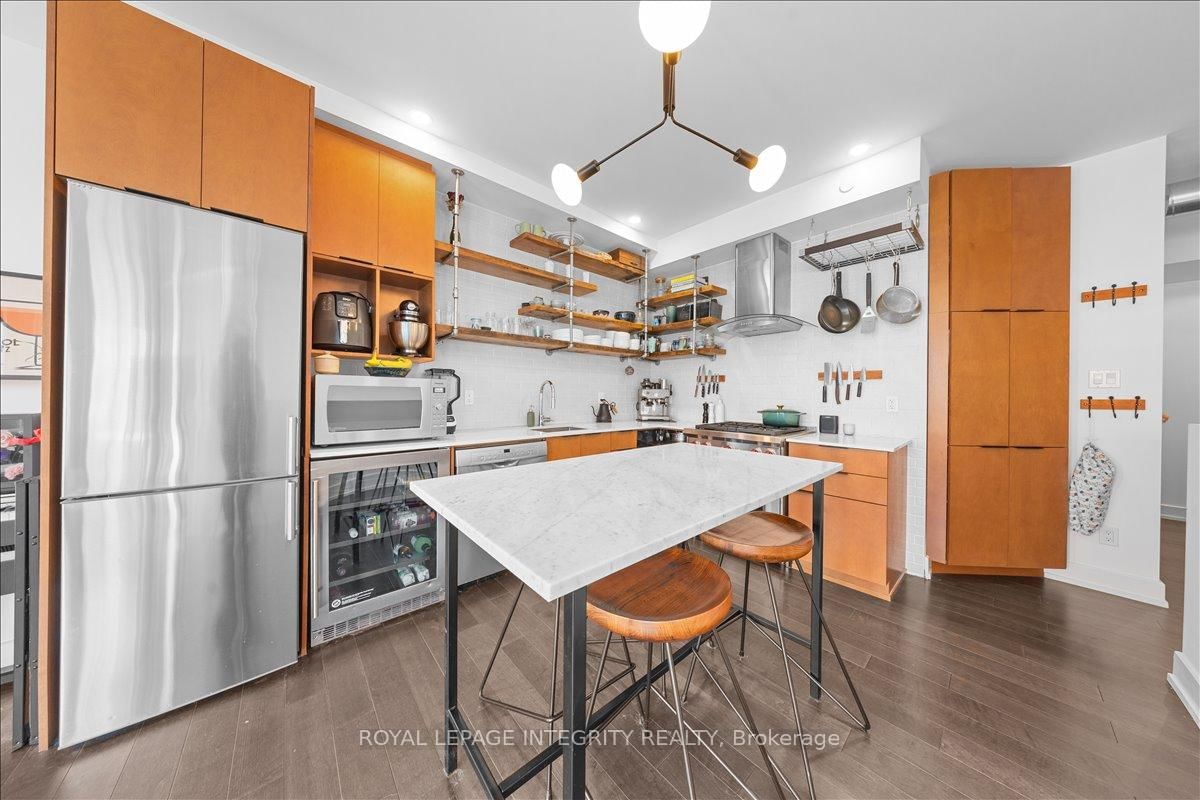 150 Greenfield Avenue, Unit 204 - Photo 6