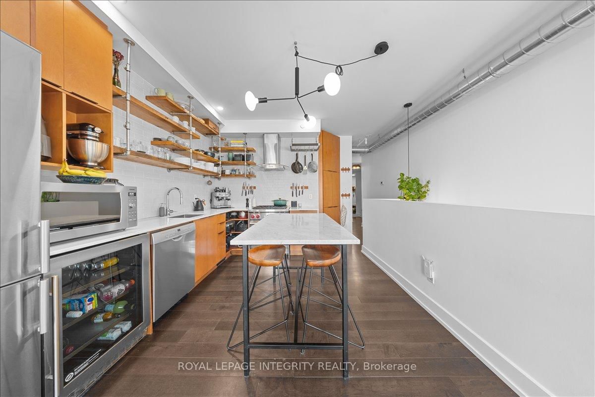 150 Greenfield Avenue, Unit 204 - Photo 7