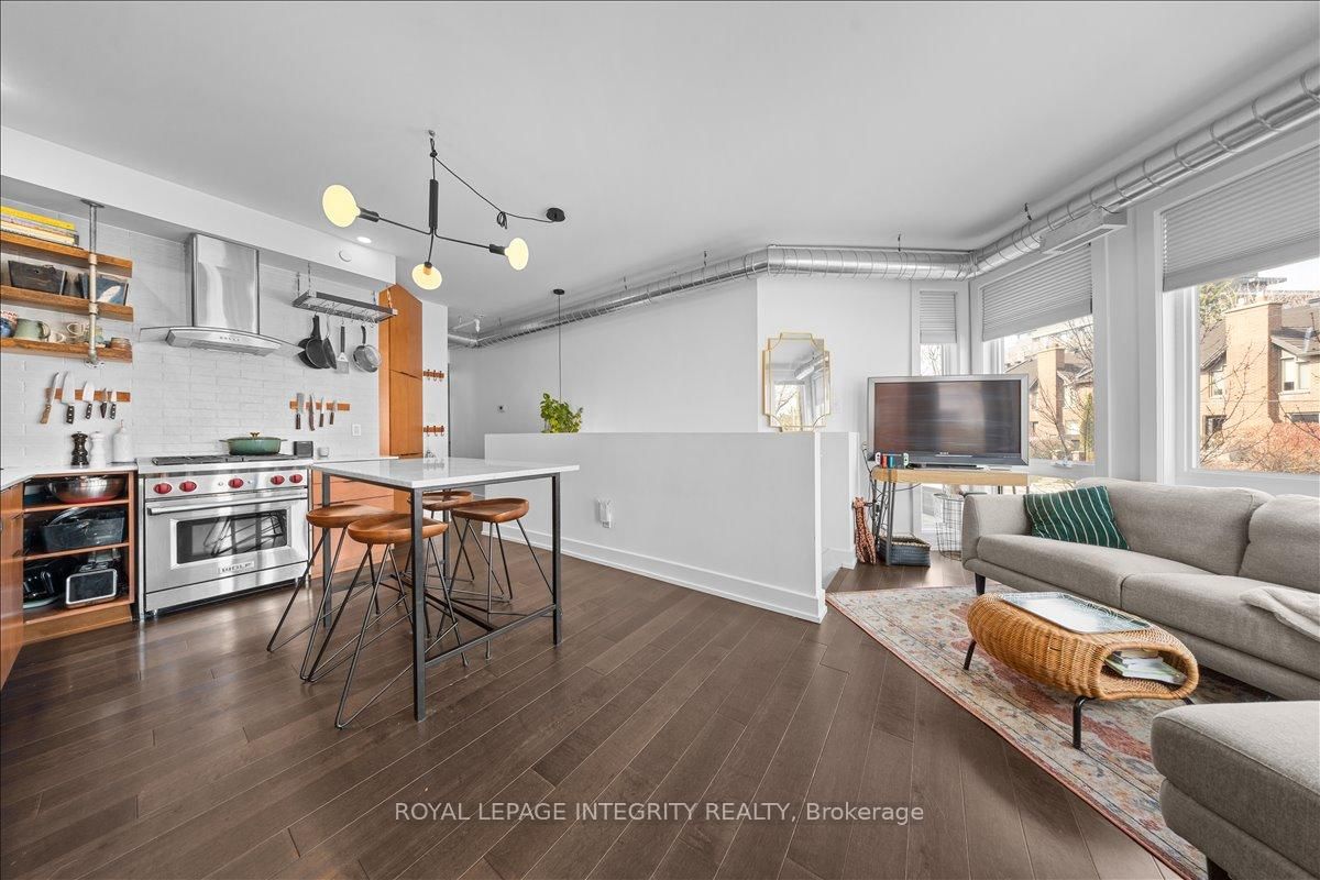 150 Greenfield Avenue, Unit 204 - Photo 8