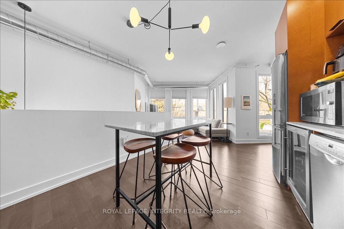 150 Greenfield Avenue, Unit 204 - Photo 9