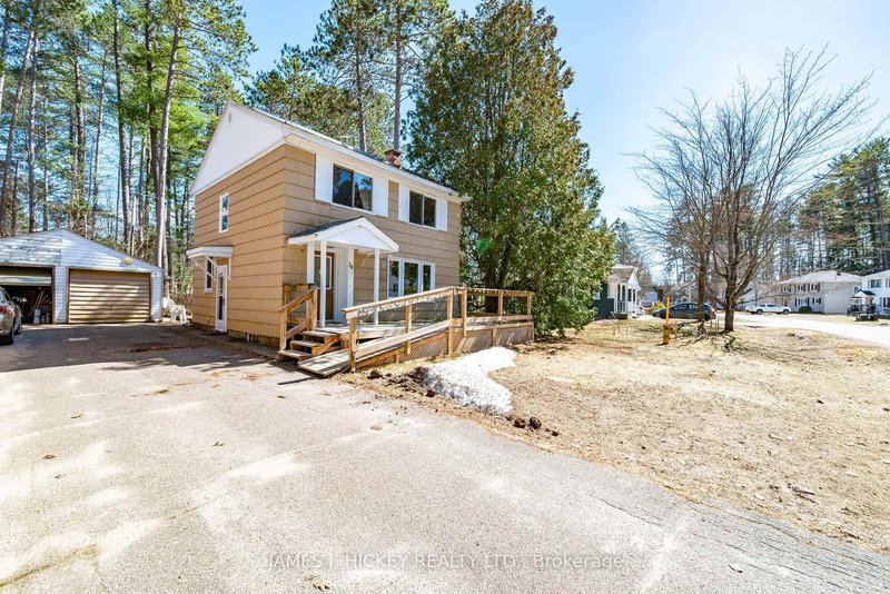 home for sale on 34 Faraday Crescent