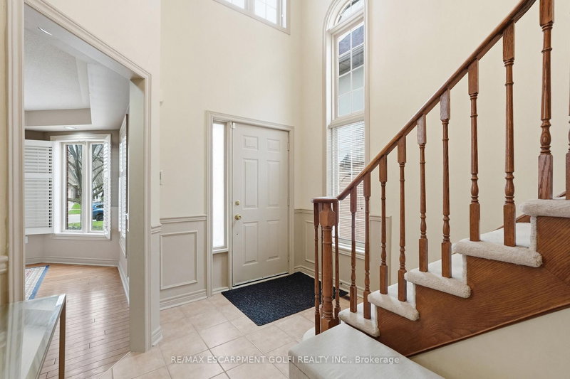 113 Meadowlands Blvd, Hamilton, L9K 1H8 | Image 2