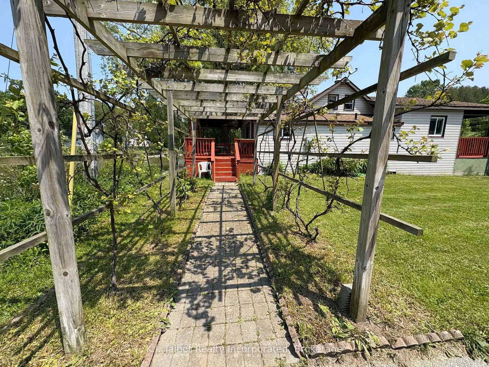 11 Apple Lane • Ashfield-Colborne-Wawanosh, ON photo 12