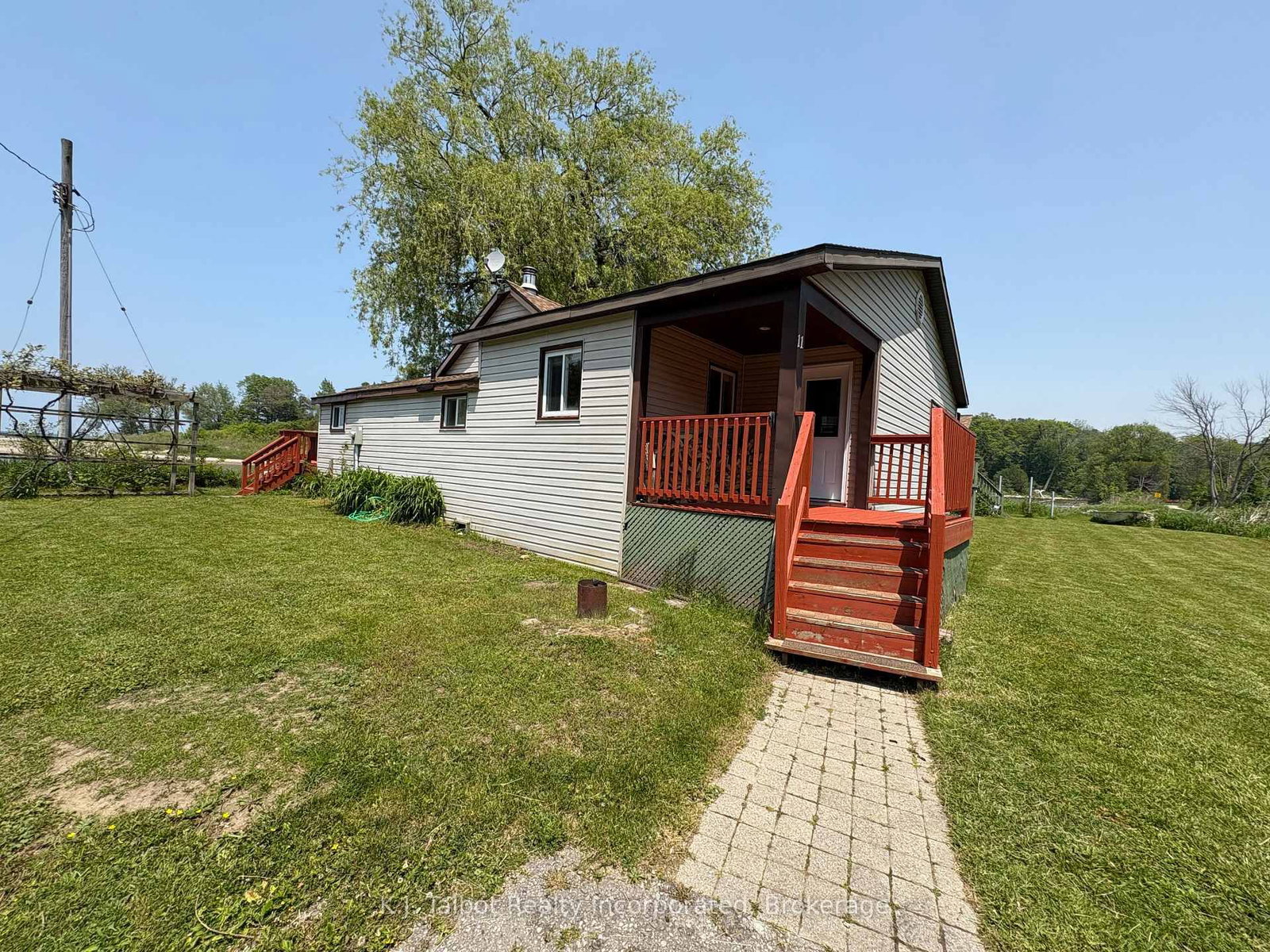 11 Apple Lane • Ashfield-Colborne-Wawanosh, ON photo 13