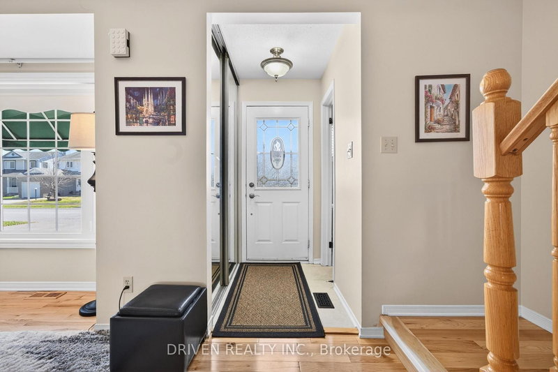 30 Peacock Cres, Ottawa, K2J 3P6 | Image 3