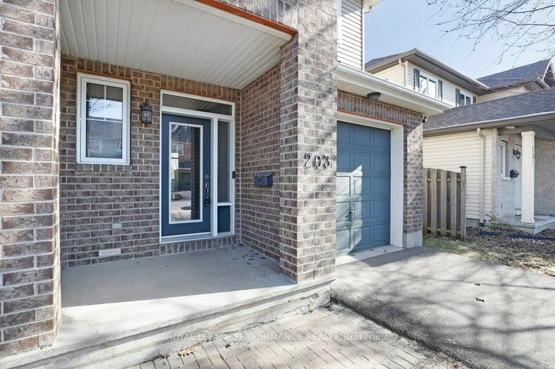203 Bradwell Way, Ottawa, K1T 4J4 | Image 2