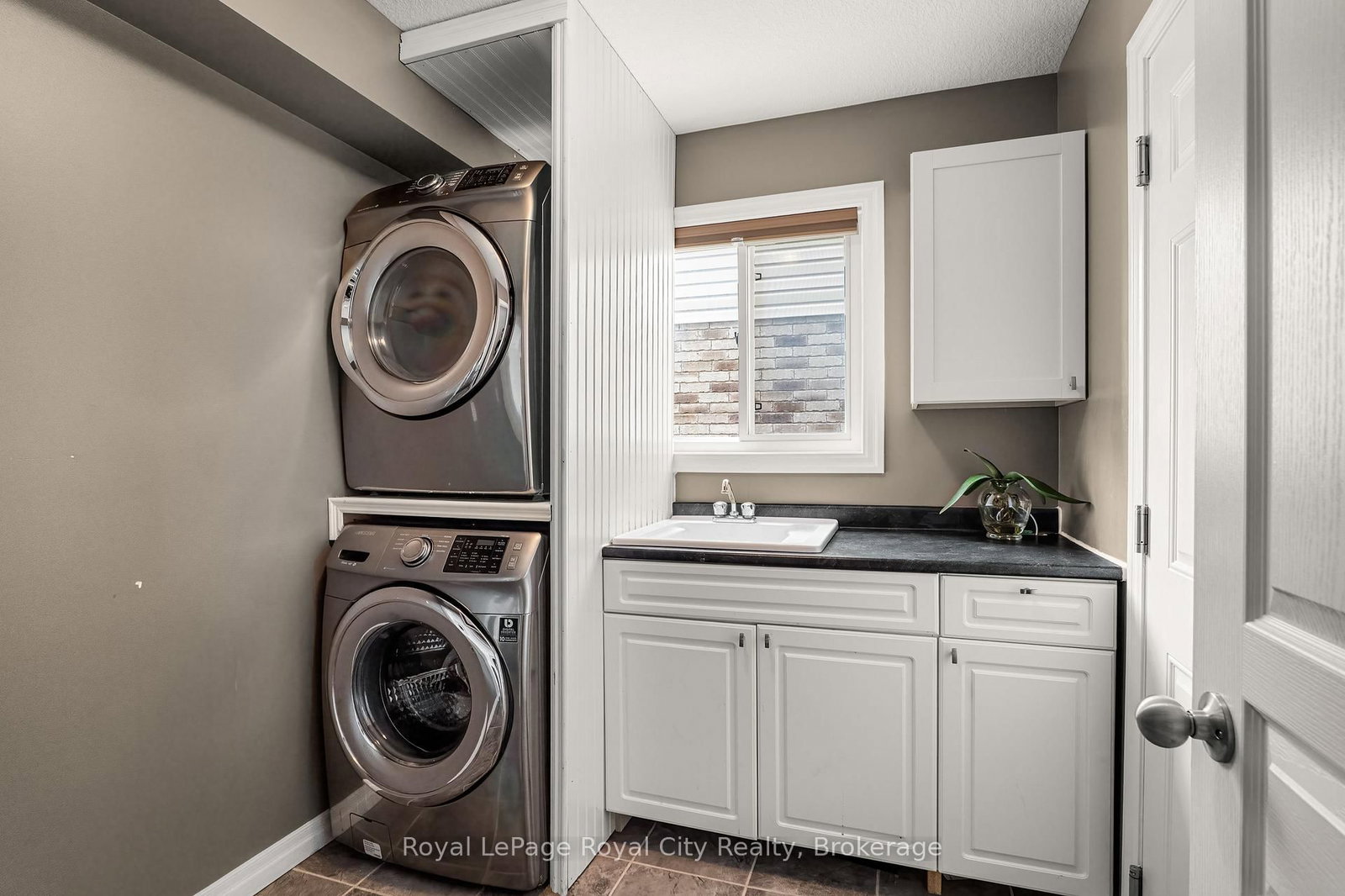 28 Newcastle Court - Photo 38