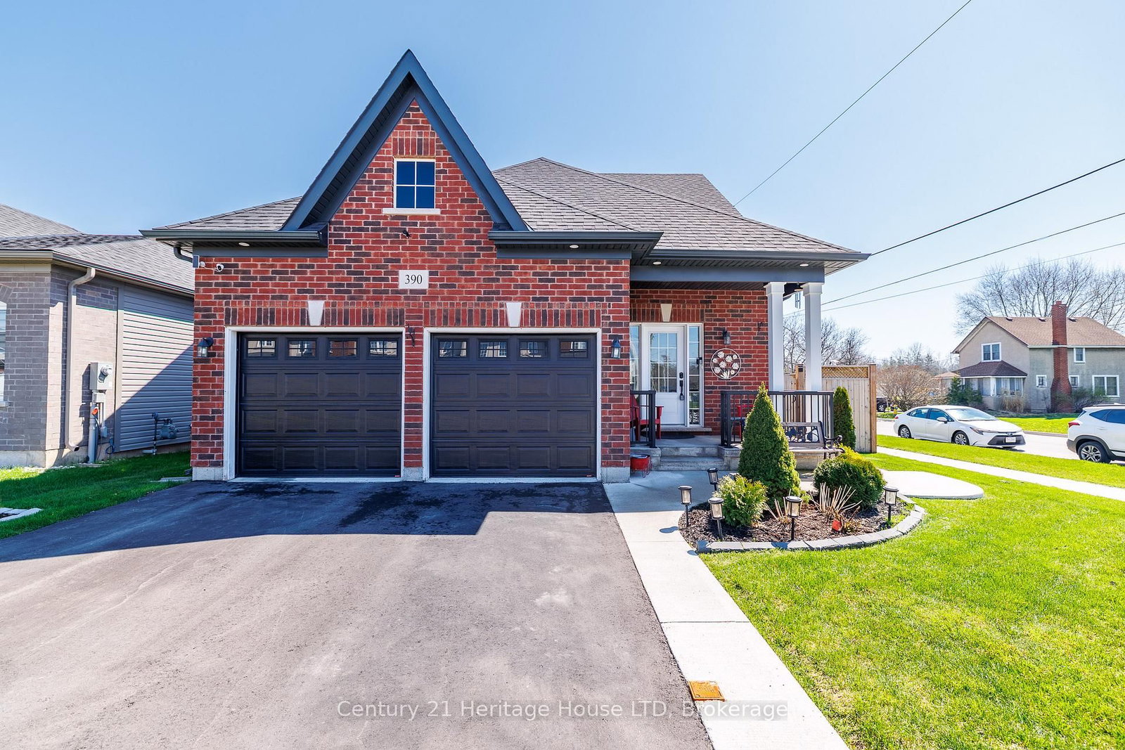 Detached House for sale at 390 Hummel Crescent, Fort Erie, Ontario, L2A 0E8 - Lakeshore - MLS: X13037042