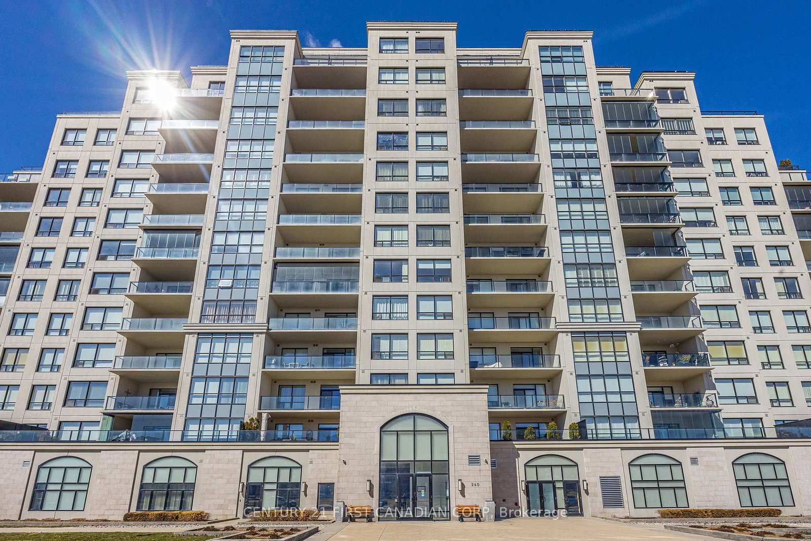 240 Villagewalk Boulevard