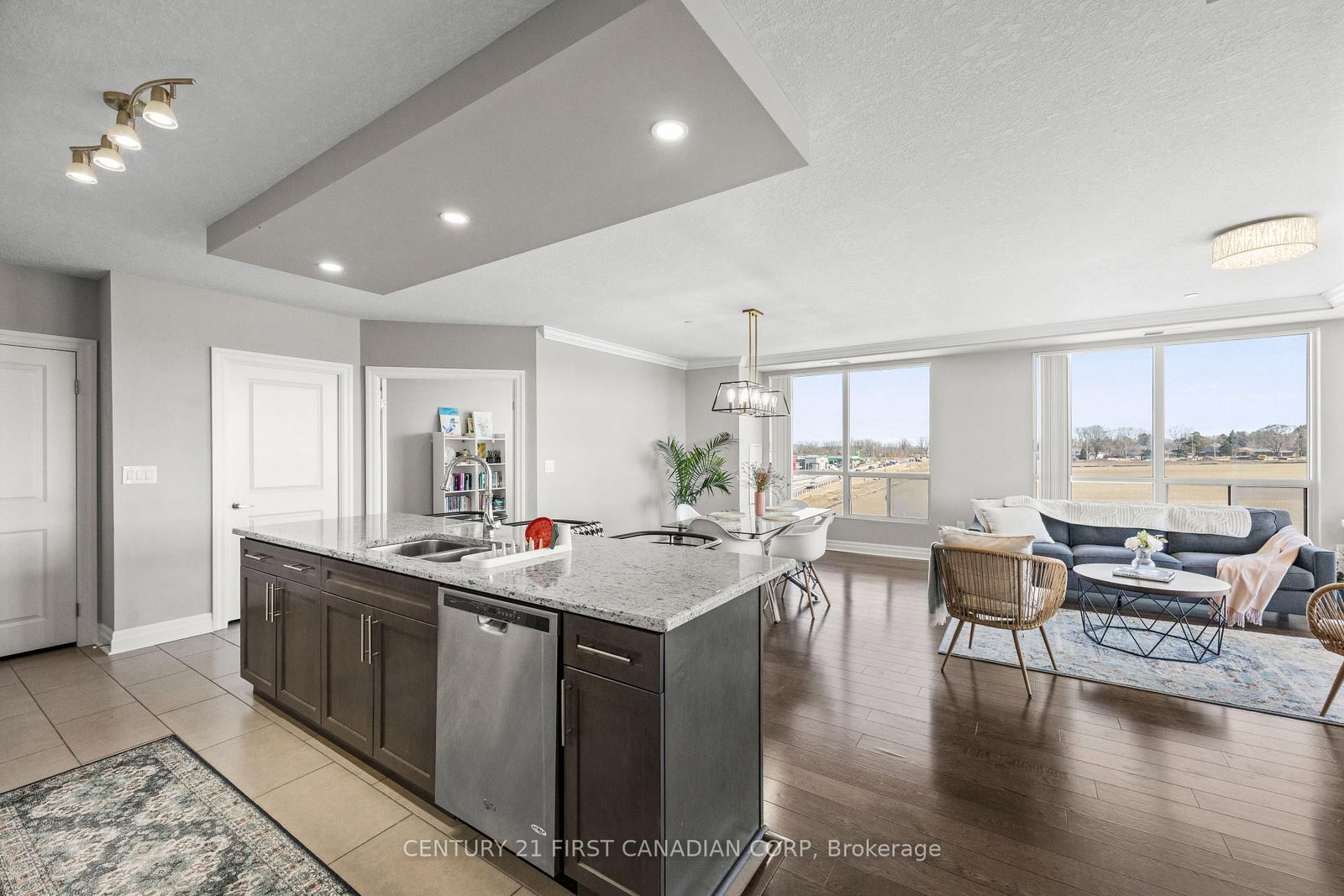 240 Villagewalk Boulevard, Unit 605 - Photo 19