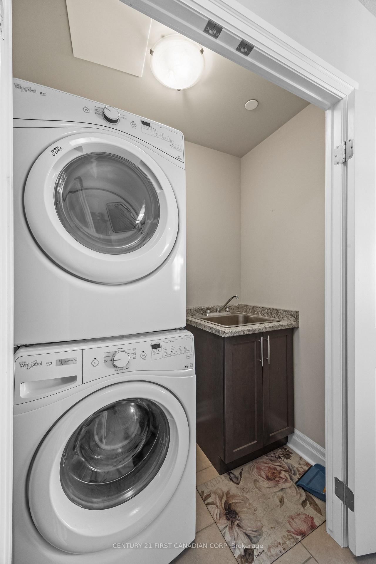 240 Villagewalk Boulevard, Unit 605 - Photo 28