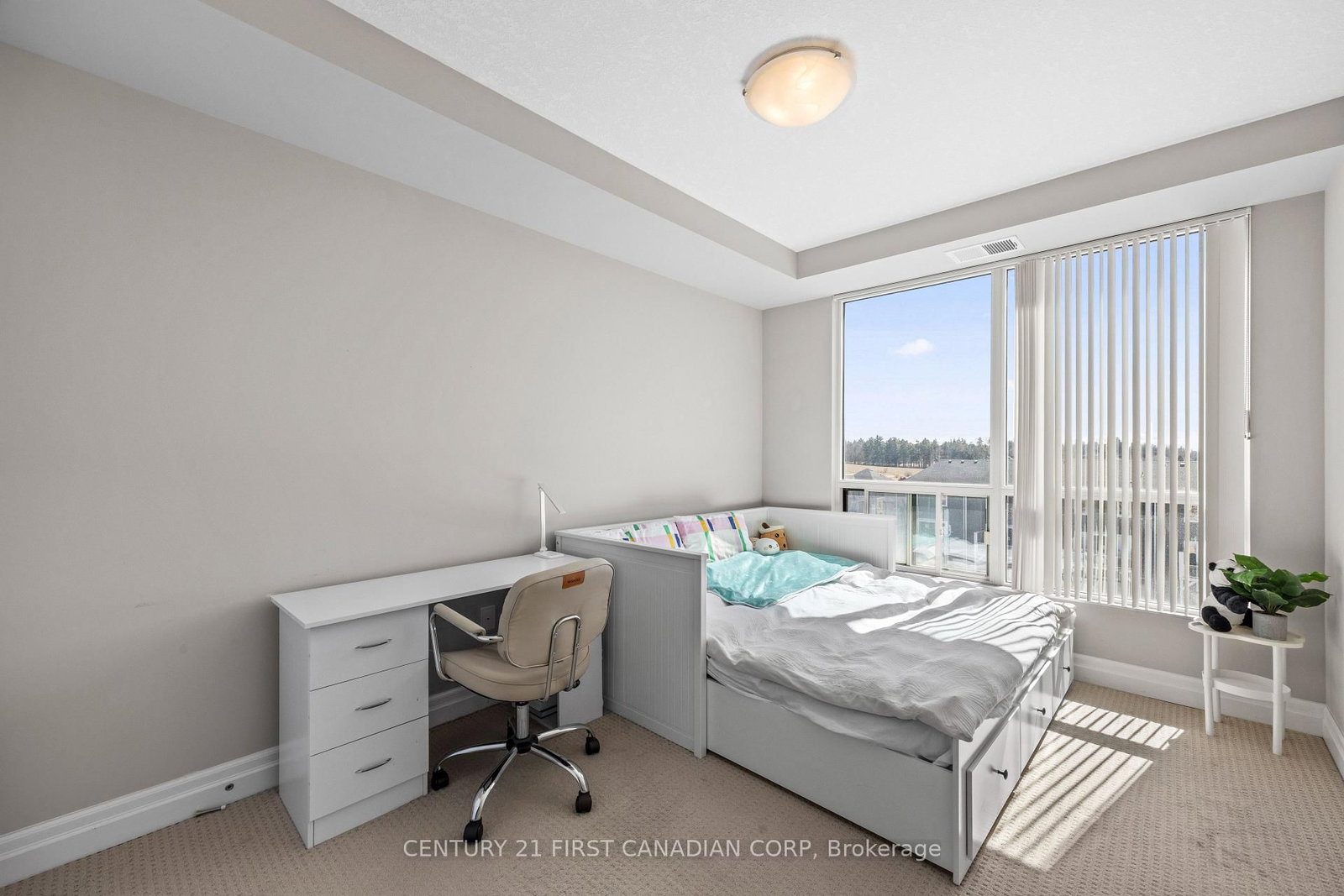 240 Villagewalk Boulevard, Unit 605 - Photo 29