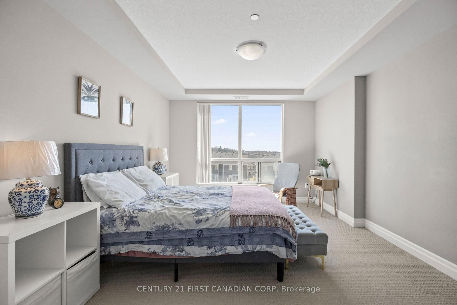 240 Villagewalk Boulevard, Unit 605 - Photo 32