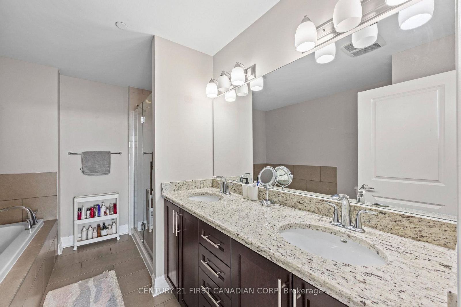 240 Villagewalk Boulevard, Unit 605 - Photo 36