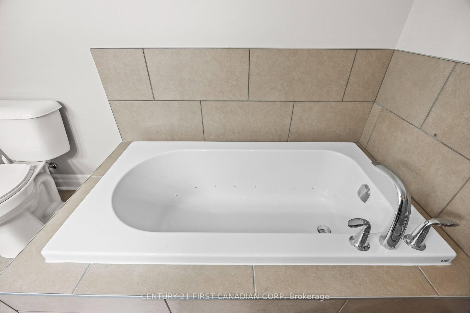 240 Villagewalk Boulevard, Unit 605 - Photo 37