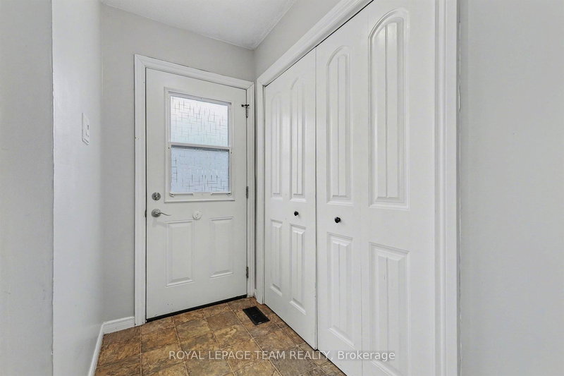 23 Spearman Lane, Ottawa, K2L 1Y6 | Image 3