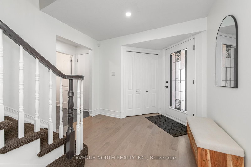 3028 Courtyard Cres, Ottawa, K1T 3R7 | Image 2