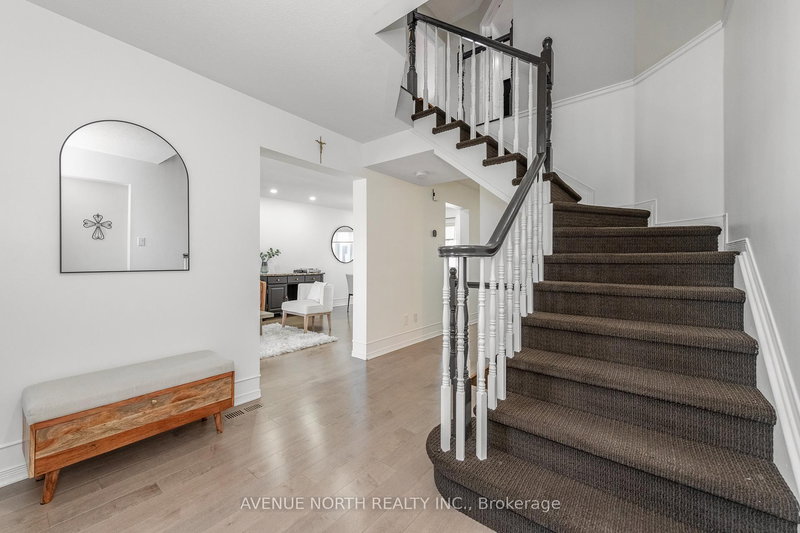 3028 Courtyard Cres, Ottawa, K1T 3R7 | Image 3