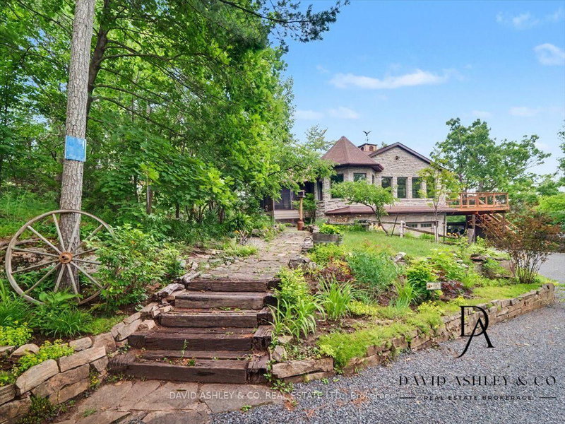 941 Jones Falls Rd S photo 4