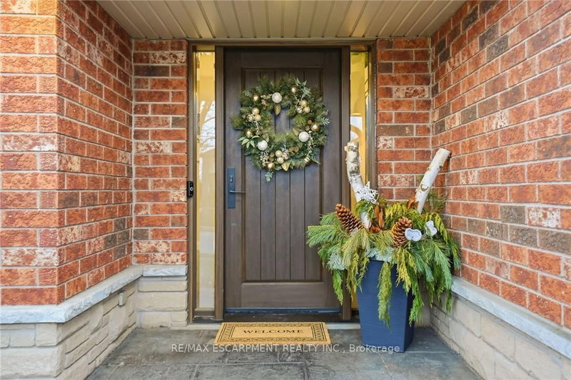 17 Krieghoff Dr, Hamilton, L9B 2L4 | Image 3