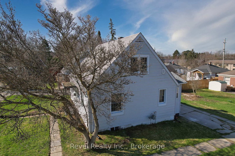 701 5th St E, Owen Sound, N4K 1E4 | Image 3