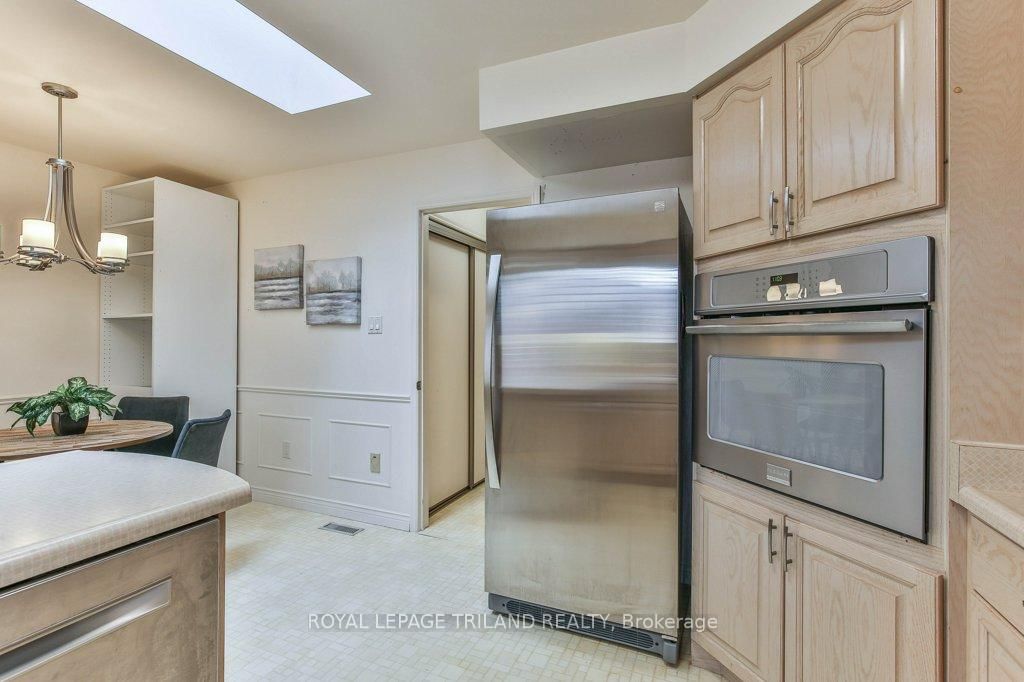 60 ROSECLIFFE Crescent, Unit 8 - Photo 11