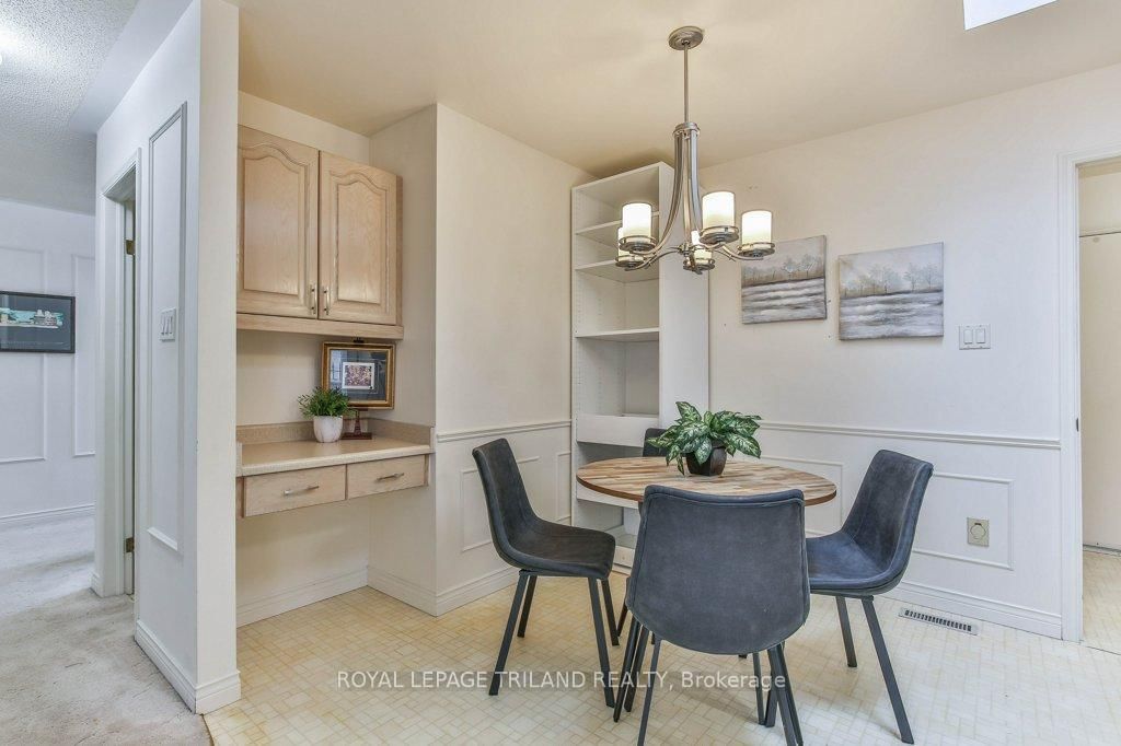 60 ROSECLIFFE Crescent, Unit 8 - Photo 14