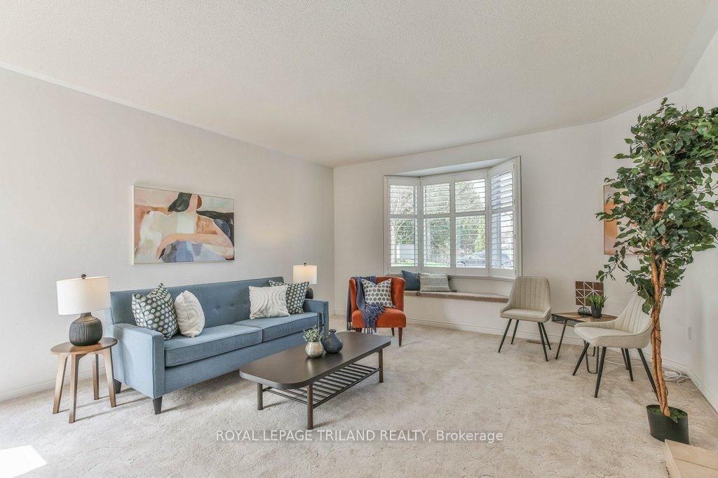 60 ROSECLIFFE Crescent, Unit 8 - Photo 16