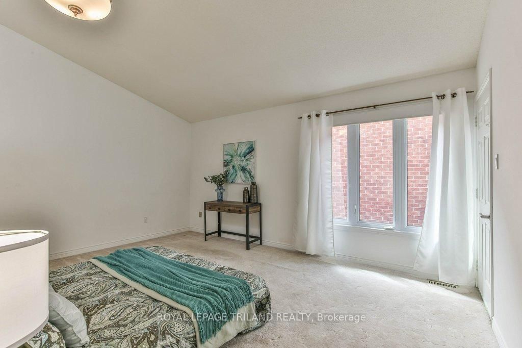 60 ROSECLIFFE Crescent, Unit 8 - Photo 24