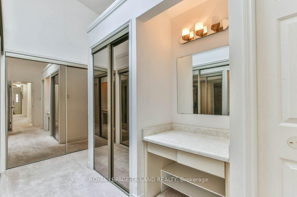 60 ROSECLIFFE Crescent, Unit 8 - Photo 27