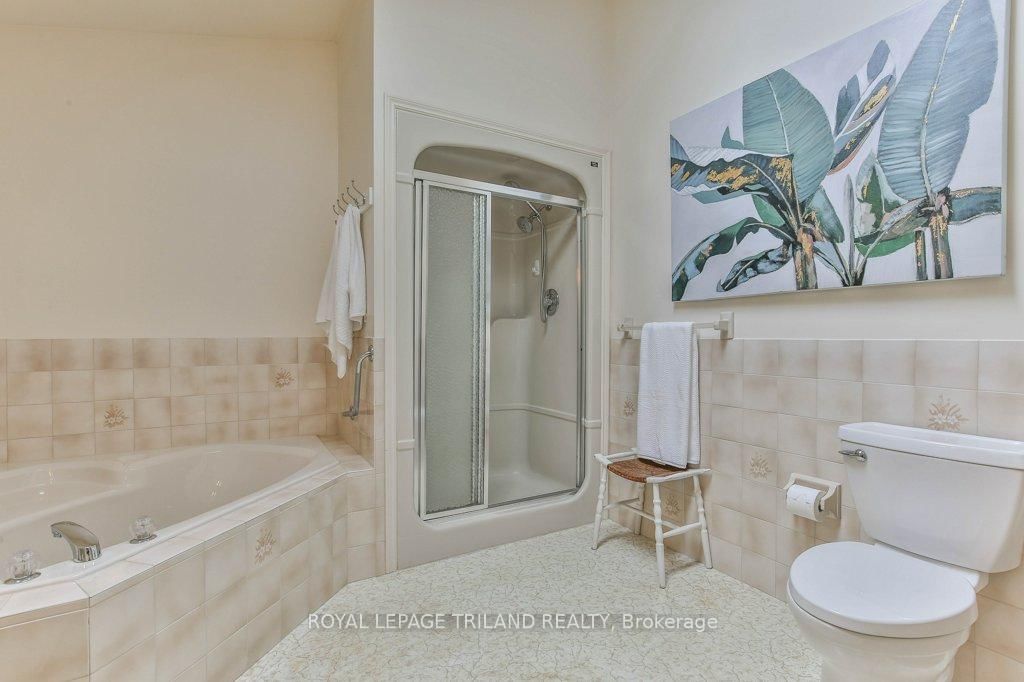 60 ROSECLIFFE Crescent, Unit 8 - Photo 29