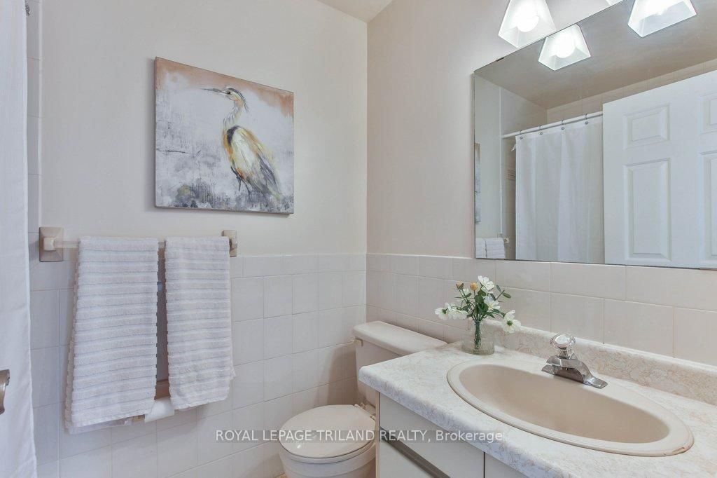 60 ROSECLIFFE Crescent, Unit 8 - Photo 33