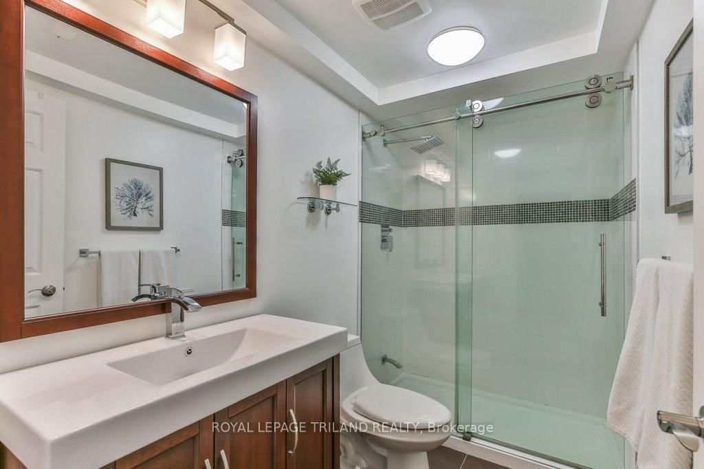 60 ROSECLIFFE Crescent, Unit 8 - Photo 41