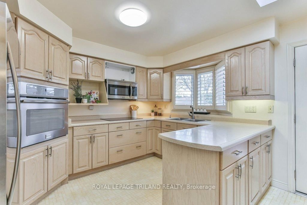 60 ROSECLIFFE Crescent, Unit 8 - Photo 8