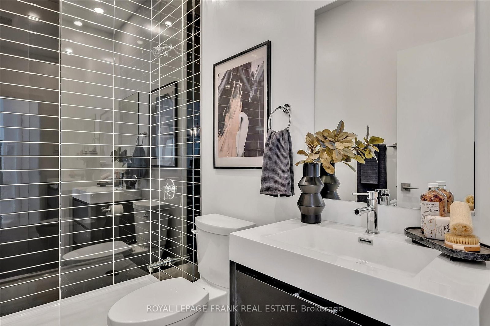 195 Hunter Street, Unit 902 - Photo 16