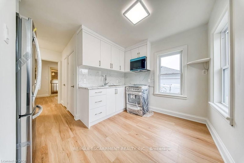 22 David Ave, Hamilton, L9A 3V1 | Image 2