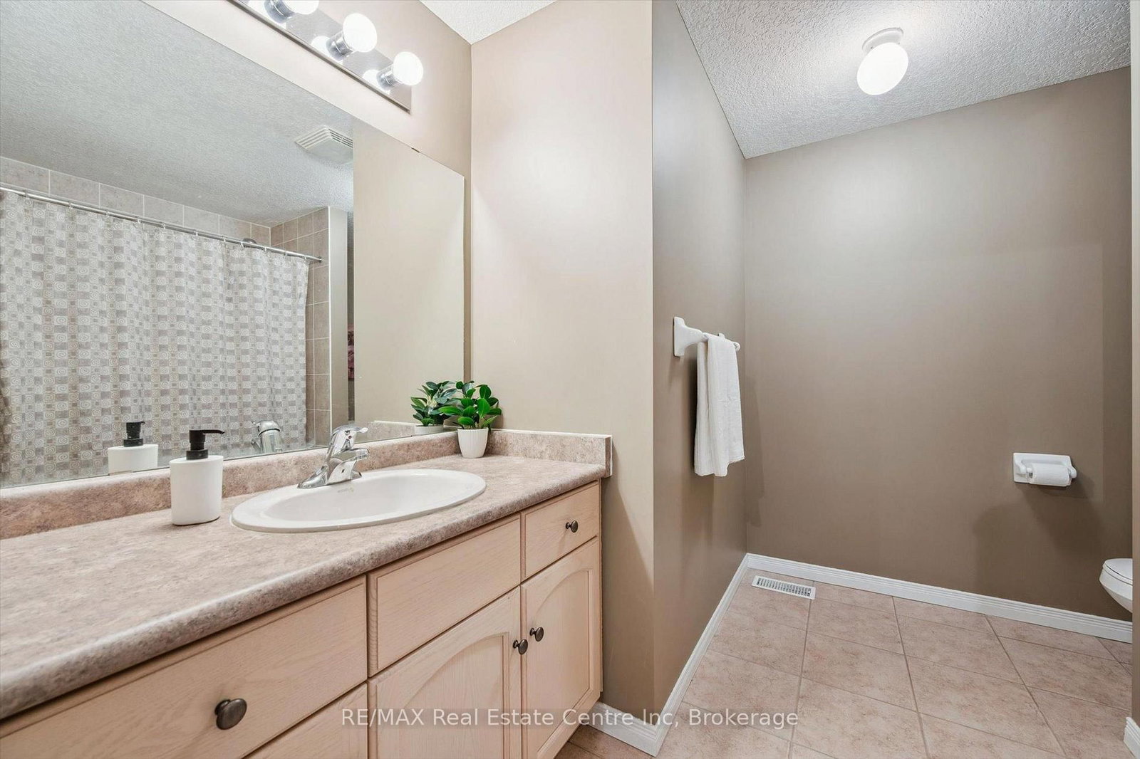 210 DAWN Avenue, Unit 38 - Photo 10