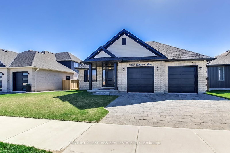 2033 Lockwood Cres, Strathroy-Caradoc, N0L 1W0 | Image 2