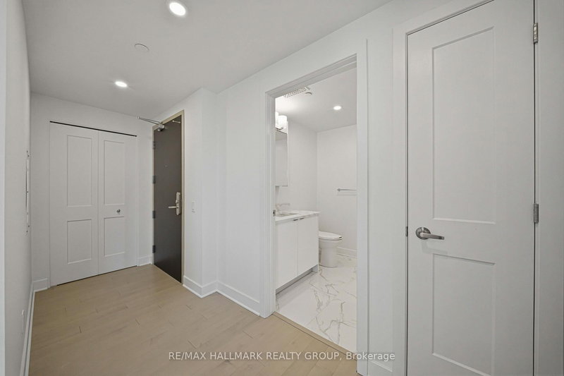 1407 - 180 George St, Ottawa, K1N 0G8 | Image 2