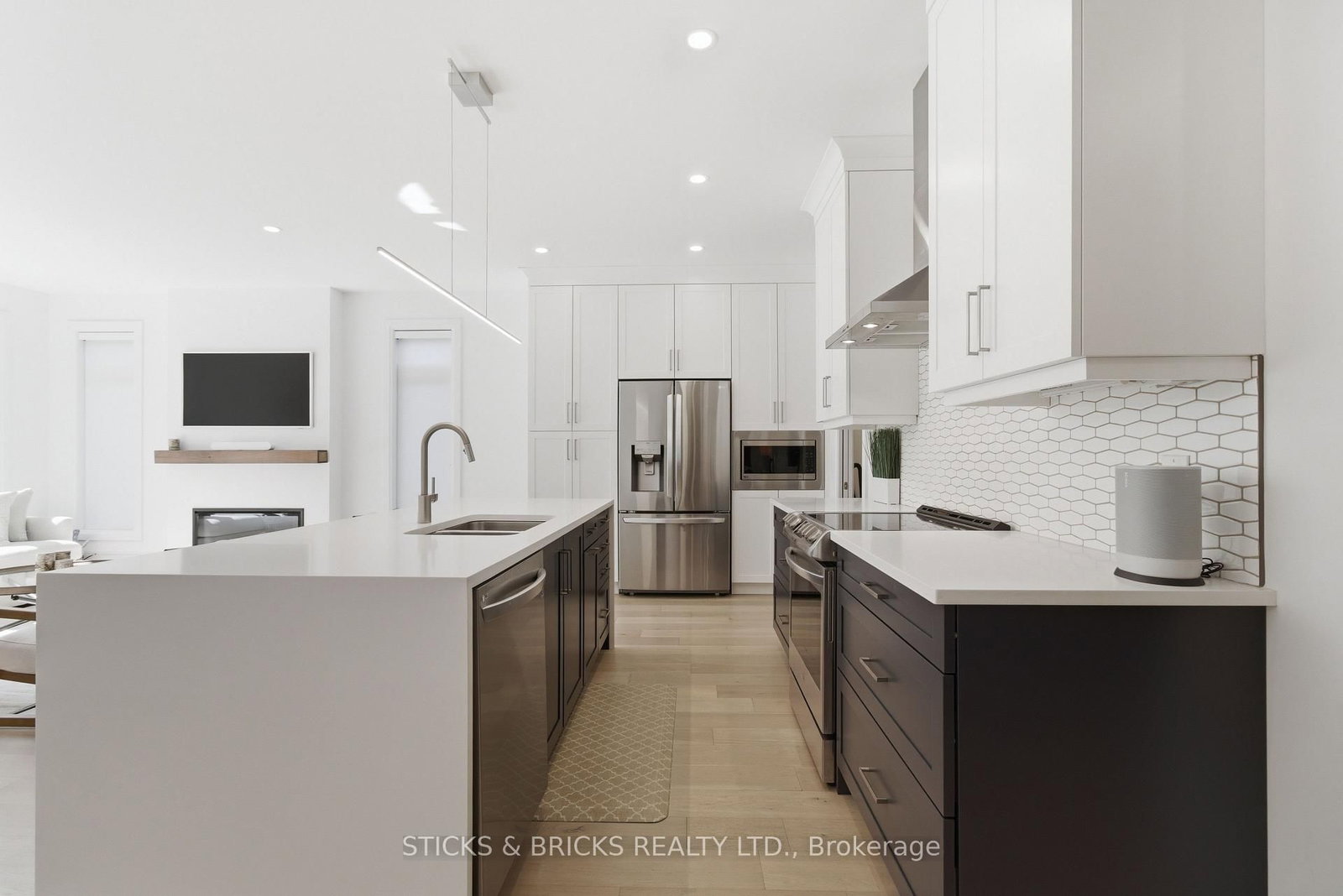 9150 Willoughby Drive, Unit 19 - Photo 10