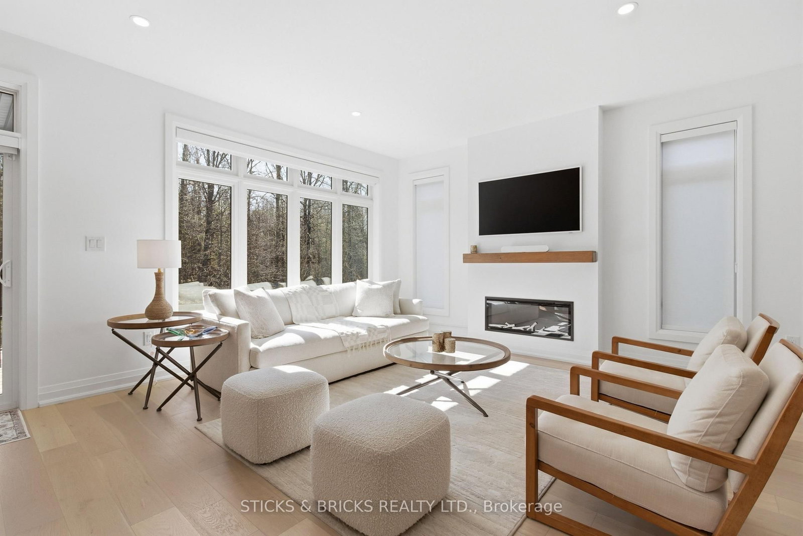 9150 Willoughby Drive, Unit 19 - Photo 16