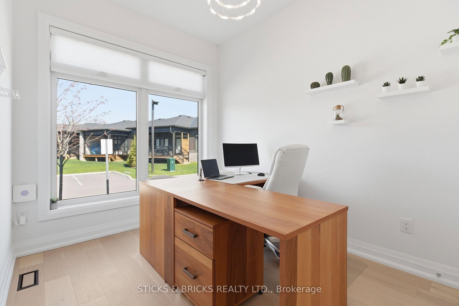 9150 Willoughby Drive, Unit 19 - Photo 23