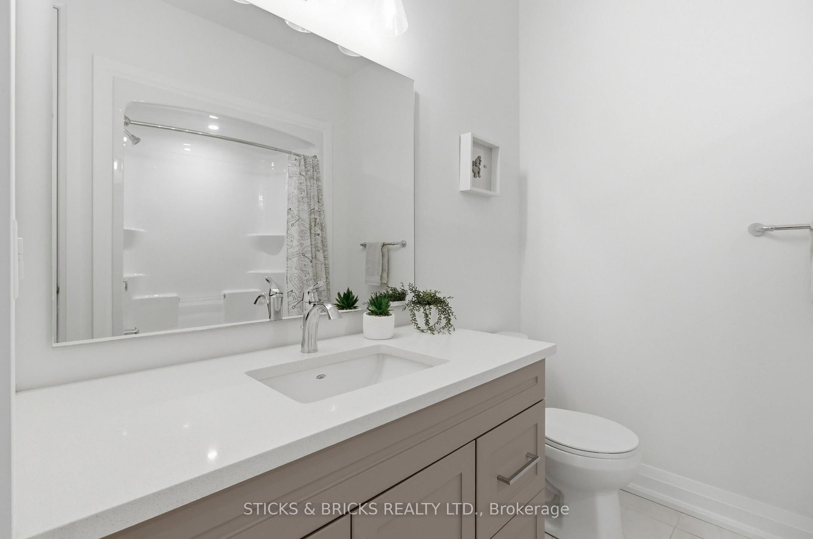 9150 Willoughby Drive, Unit 19 - Photo 25