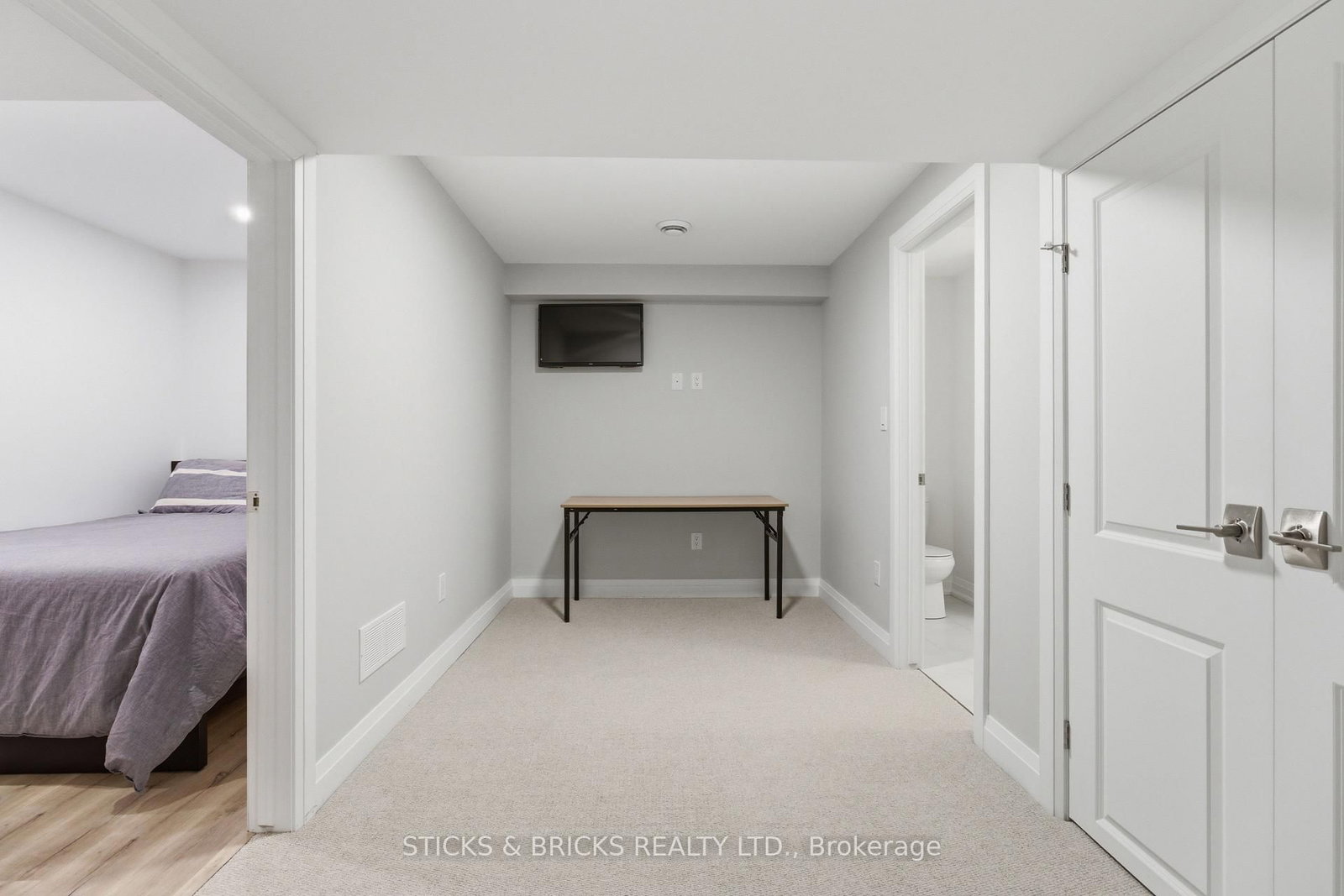 9150 Willoughby Drive, Unit 19 - Photo 33