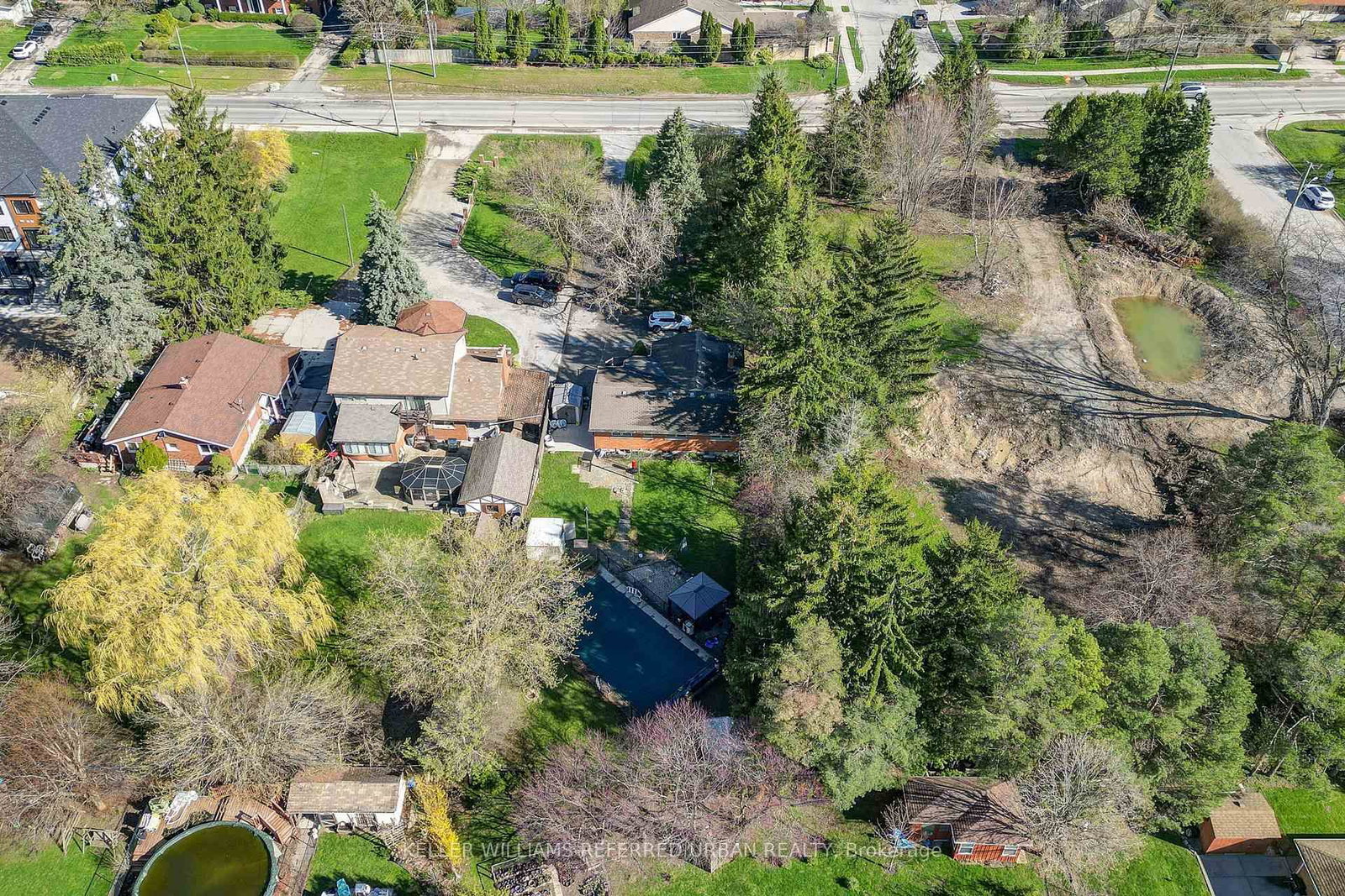 610 Commissioners Road W - Photo 10