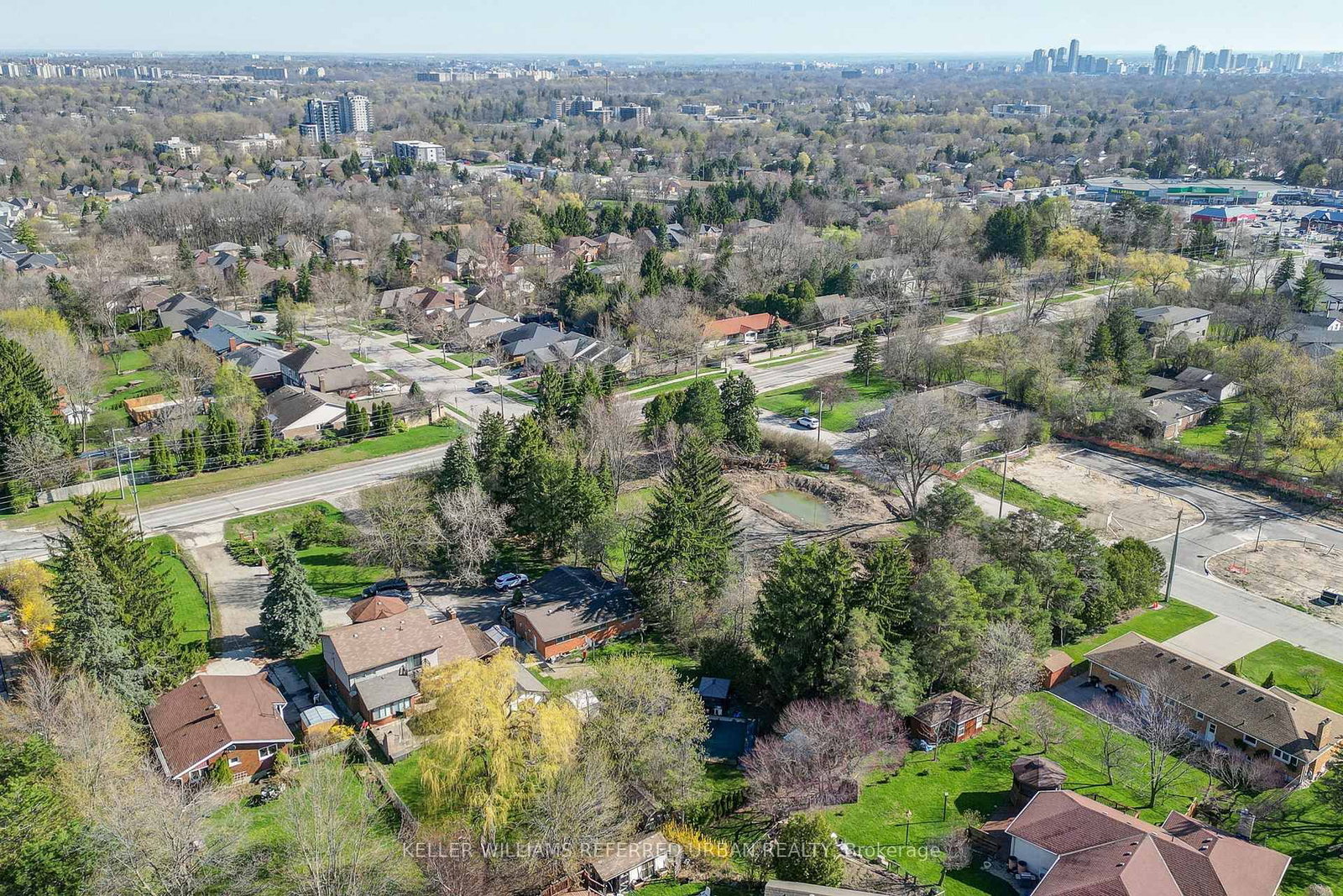 610 Commissioners Road W - Photo 11